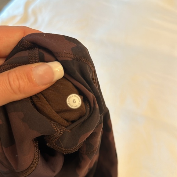 Lululemon Wunder Trains - Picture 4 of 4